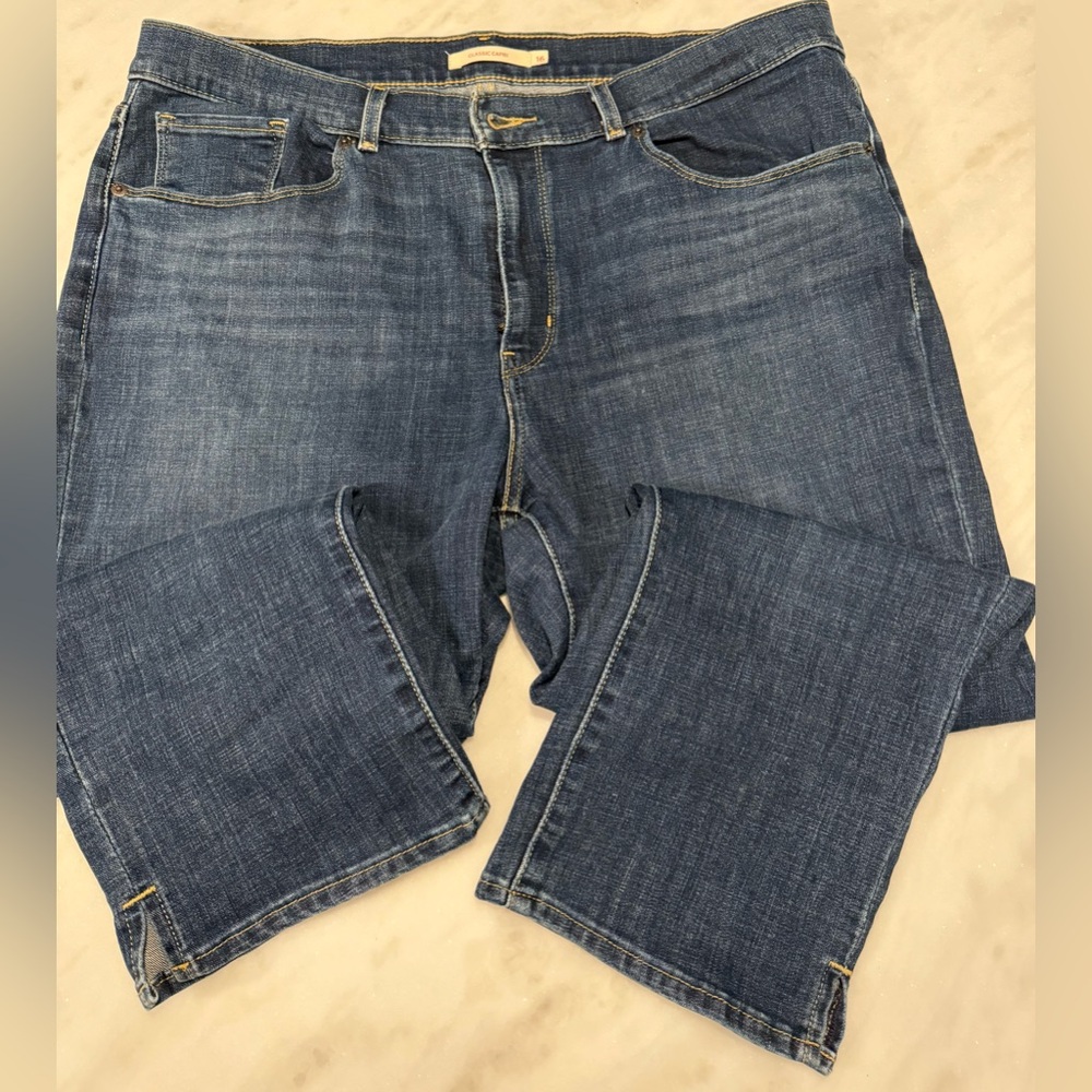 Levi’s Classic Capri Size 16